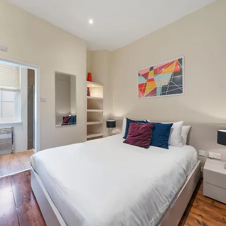 Superb One Bedroom Apartment In Soho London Exterior photo